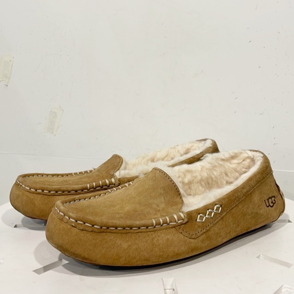 Ugg Genuine Suede‎ Womens Sz 8 Ansley slippers Loafers Tan - Picture 1 of 10